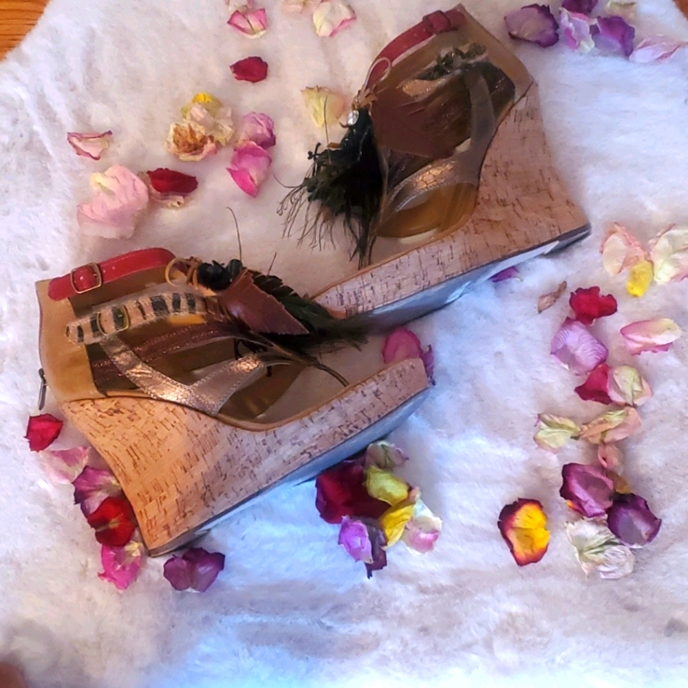 Wedge Sandals with feather detail